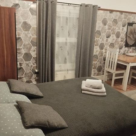 Bright Apartments Peterborough Room photo